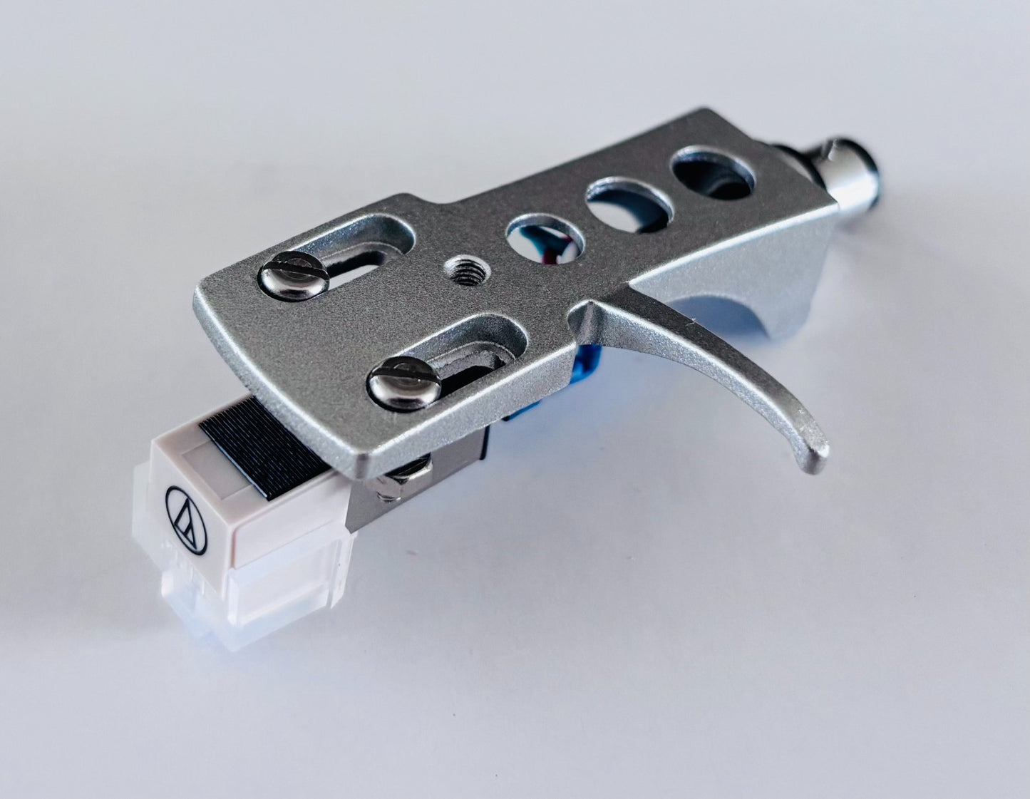 Headshell silver with Audio Technica Cartridge stylus. All DJ Decks Turntables